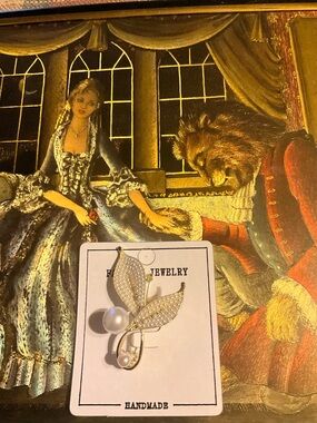 Elegant Pearl Leaf Brooch — Gold-Tone with Ivory Pearls HAND MADE VINTAGE NEW